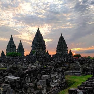 Tour Wisata Borobudur-Prambanan dari Meureudu