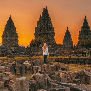 Wisata Borobudur-Prambanan dari Kalipelus 