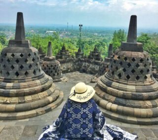 Plesiran Candi Borobudur dari Ampelsari Banjarnegara 